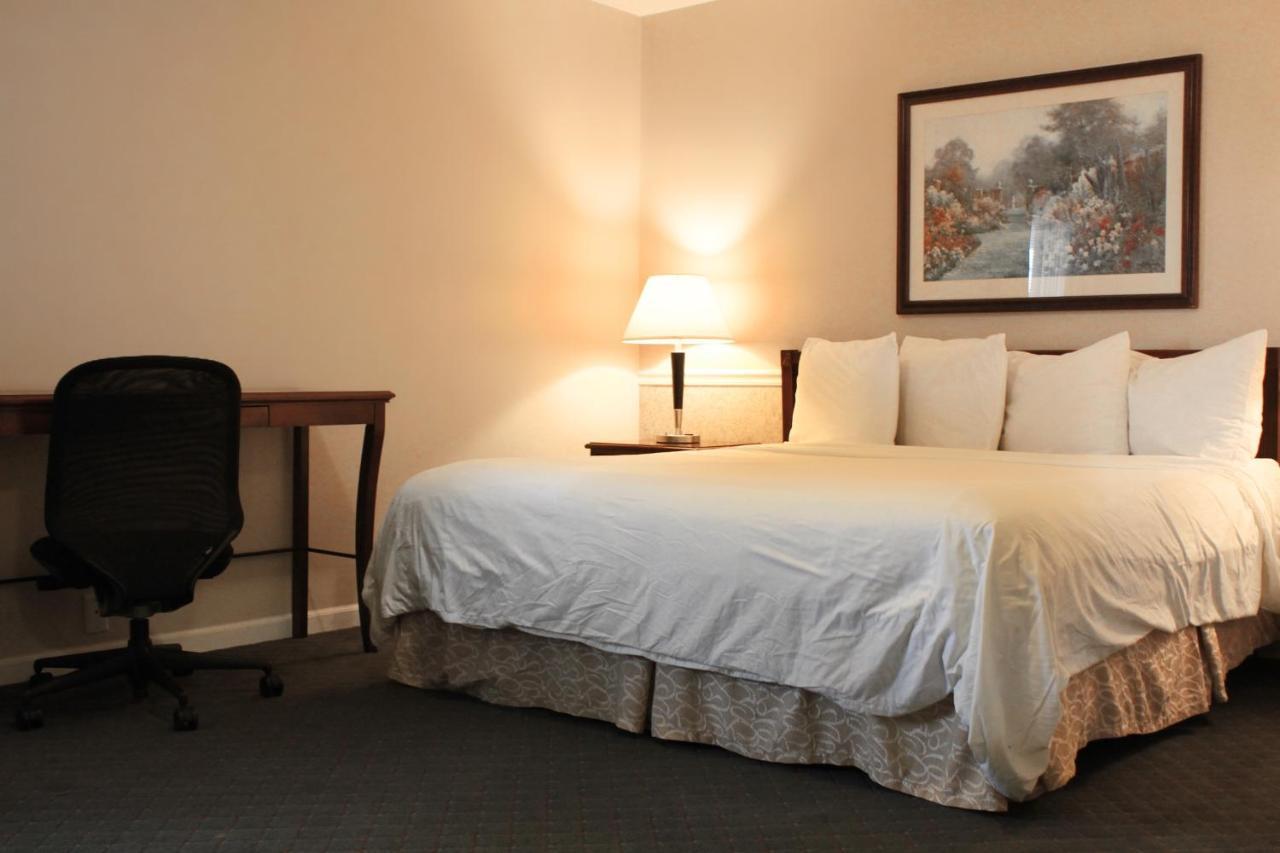 Alpine Inn & Suites Rockford Kültér fotó