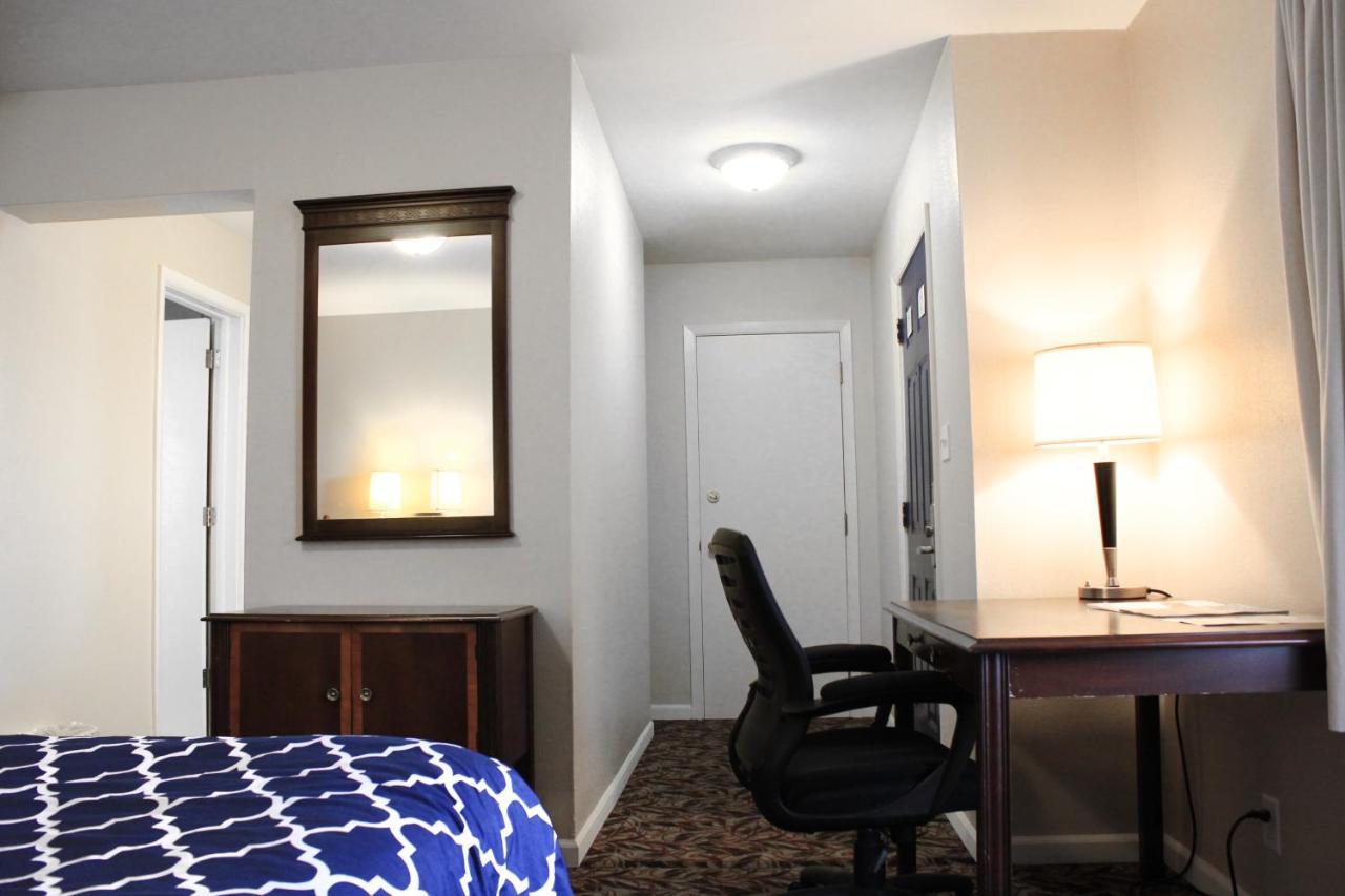 Alpine Inn & Suites Rockford Kültér fotó