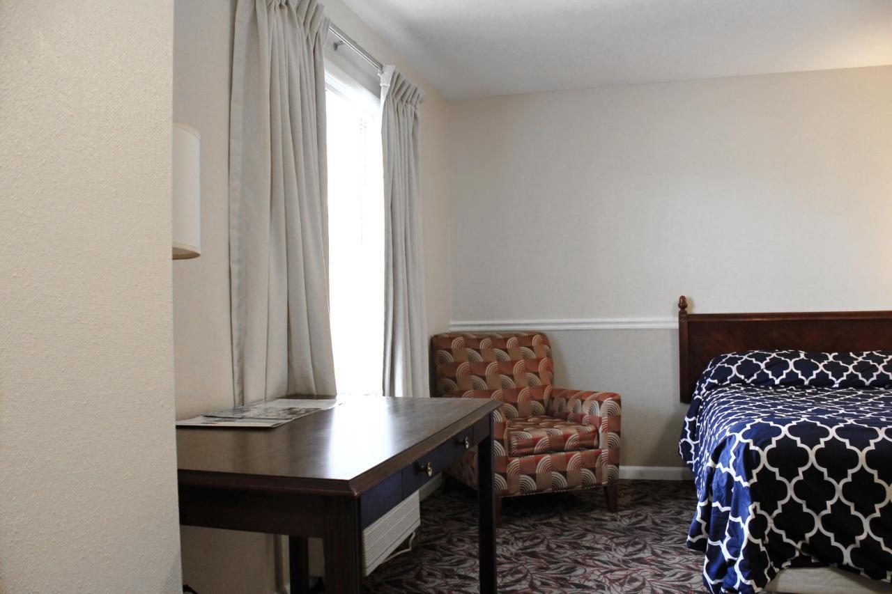 Alpine Inn & Suites Rockford Kültér fotó